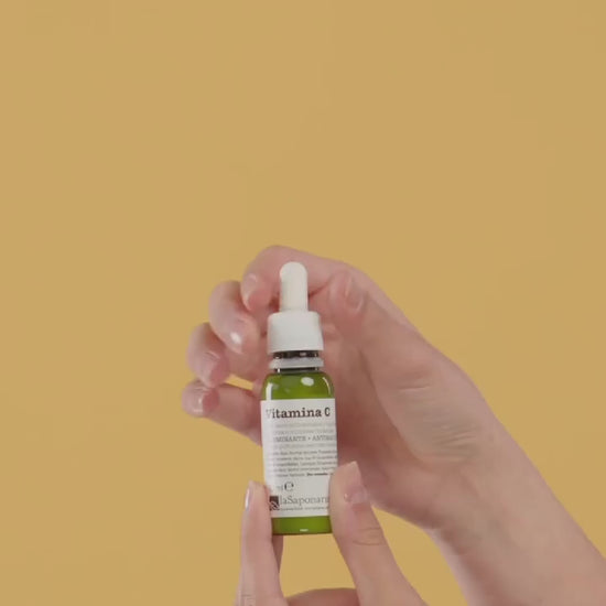 Šviesinantis veido serumas su vitaminu C | La Saponaria | MISIJA ODA